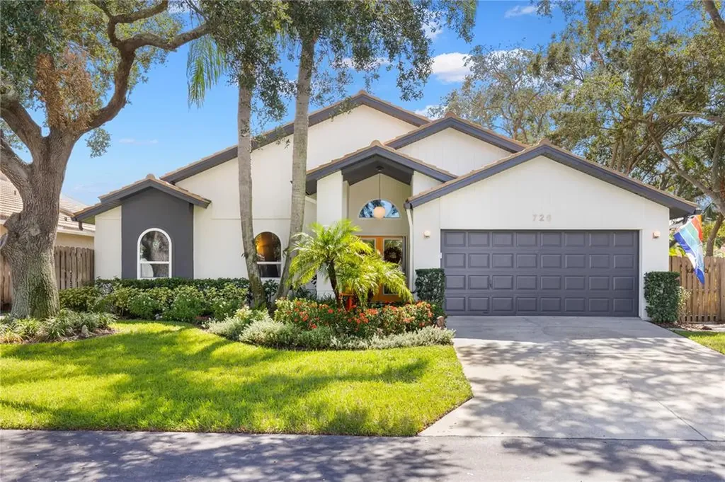 720 White Sand Drive NE St Petersburg FL 33703