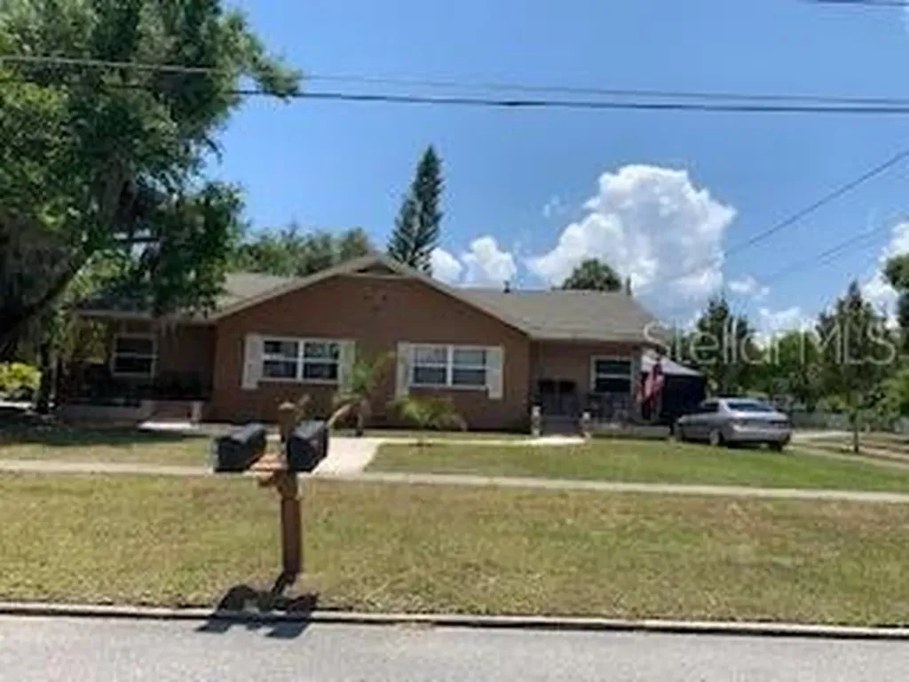 524/526 Sumner Street Kissimmee FL 34741