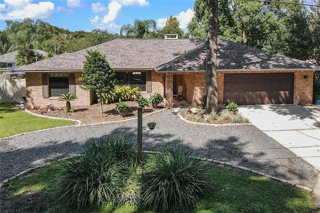 86 Whitcomb Avenue Umatilla FL 32784
