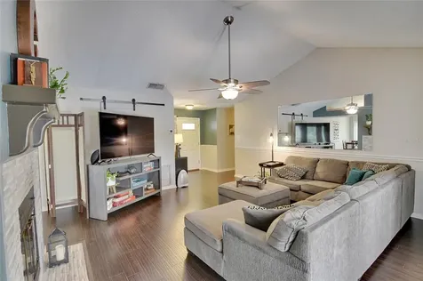 1019 Mckinnon Avenue Oviedo FL 32765