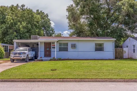 2846 37th Avenue N St Petersburg FL 33713