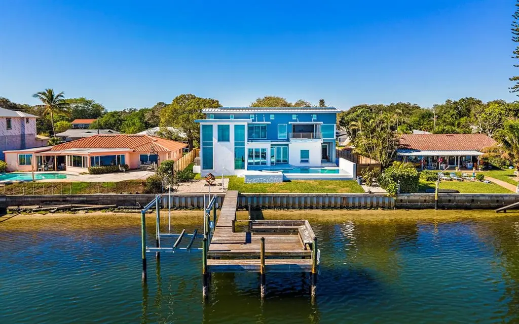 3998 Coquina Key Drive SE St Petersburg FL 33705