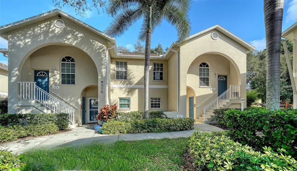8375 Glenrose Way Sarasota FL 34238