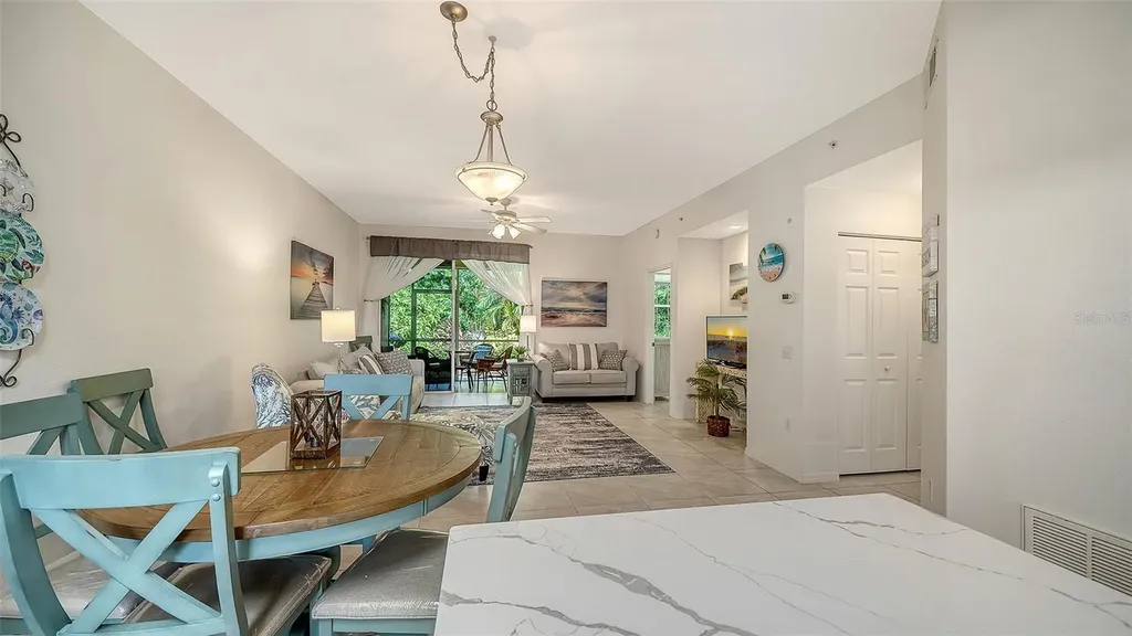 8375 Glenrose Way Sarasota FL 34238