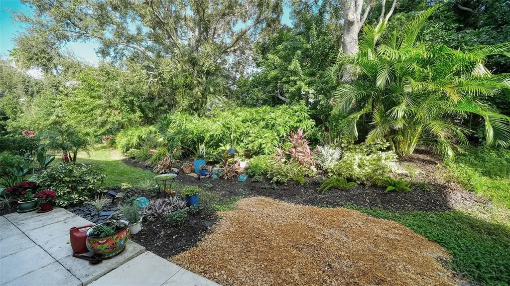 8375 Glenrose Way Sarasota FL 34238