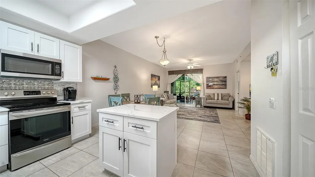 8375 Glenrose Way Sarasota FL 34238
