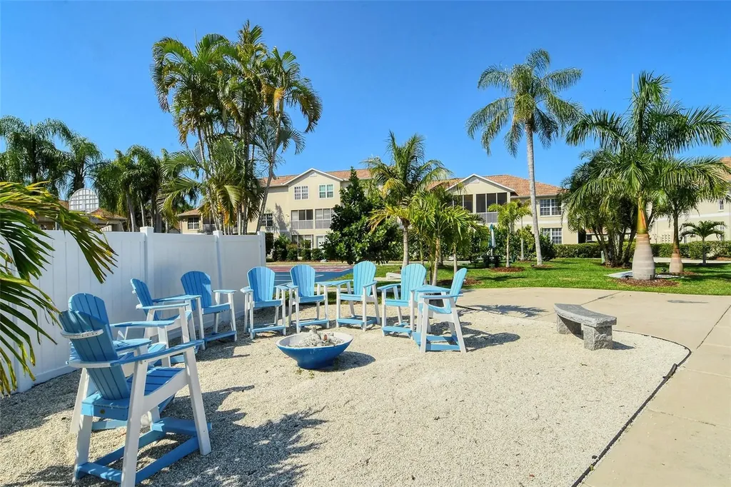 8375 Glenrose Way Sarasota FL 34238