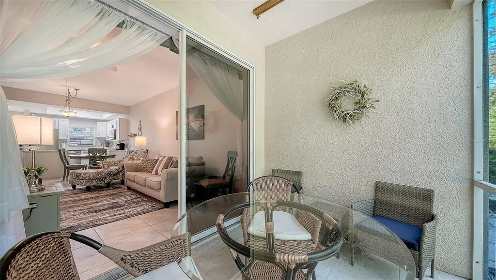 8375 Glenrose Way Sarasota FL 34238