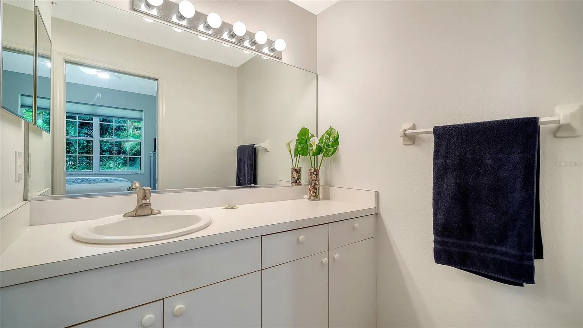 8375 Glenrose Way Sarasota FL 34238