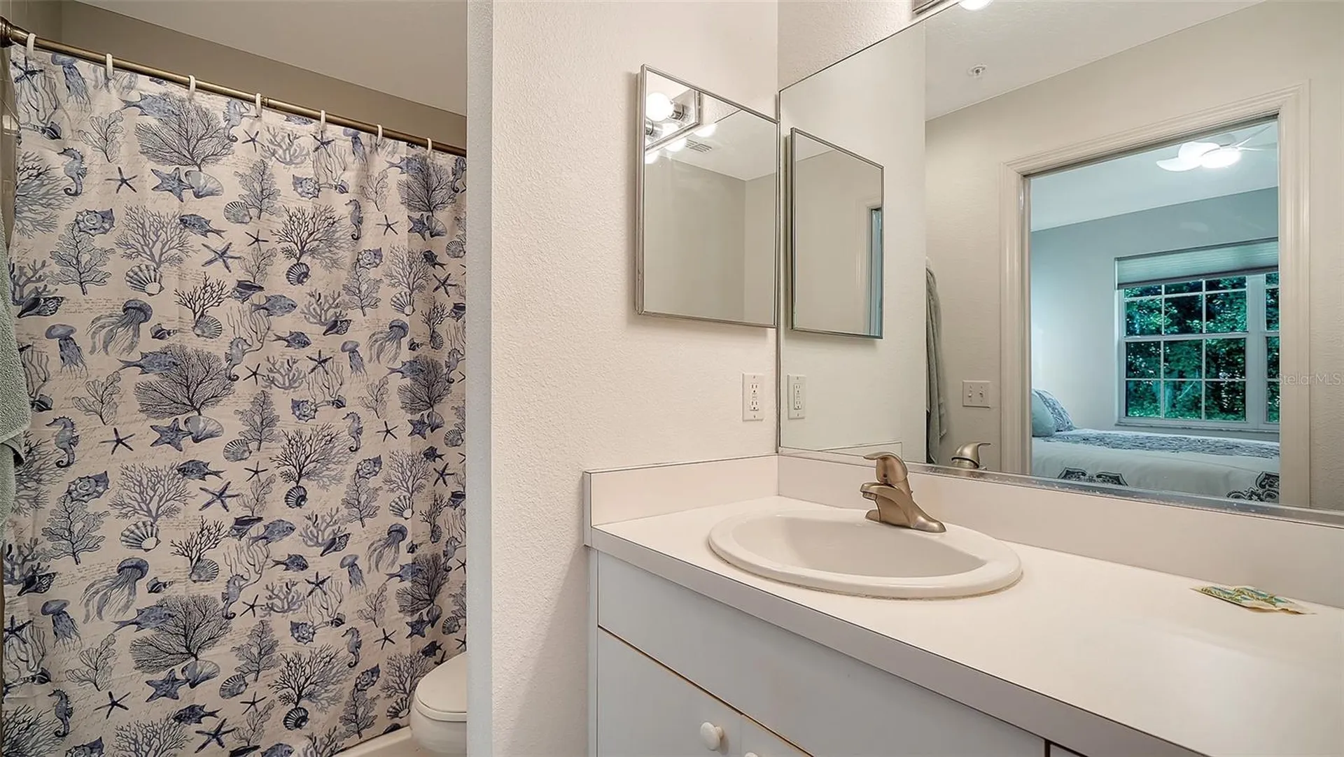 8375 Glenrose Way Sarasota FL 34238