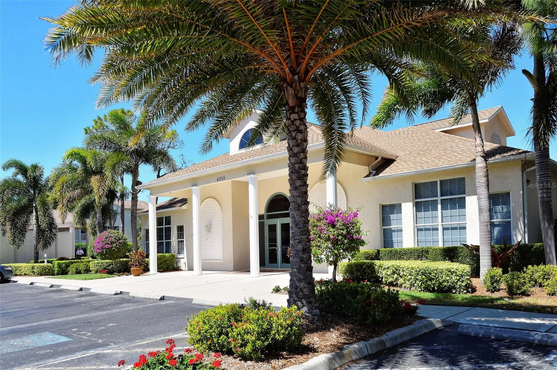 8375 Glenrose Way Sarasota FL 34238