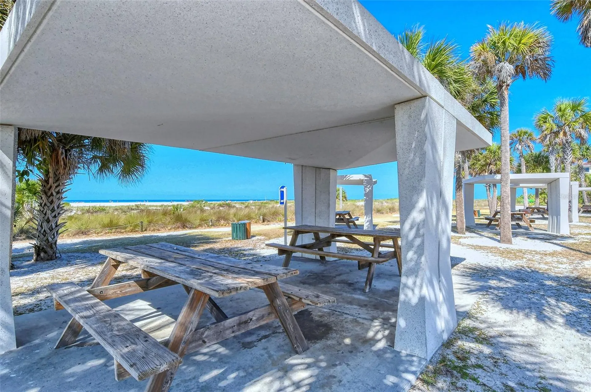 8375 Glenrose Way Sarasota FL 34238