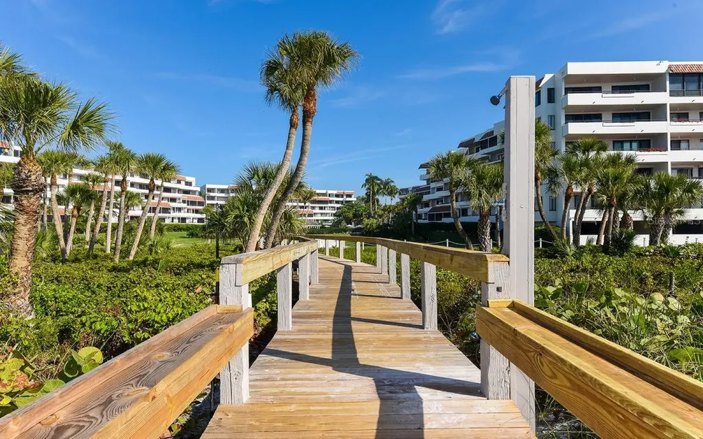 1485 Gulf Of Mexico Drive Longboat Key FL 34228