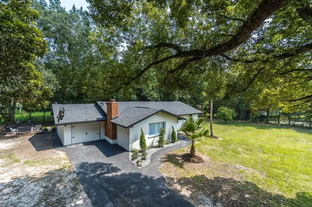 6330 12th Street Zephyrhills FL 33542