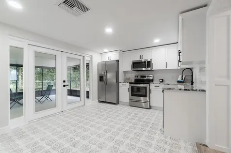6330 12th Street Zephyrhills FL 33542