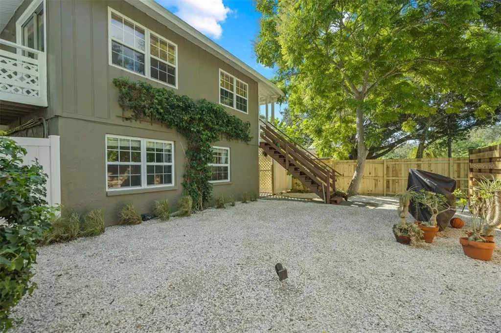 4715 Hollingsworth Avenue Sarasota FL 34233