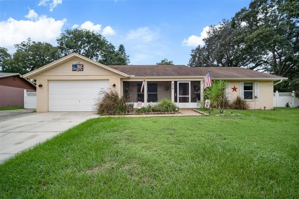 914 Tarawood Lane Valrico FL 33594