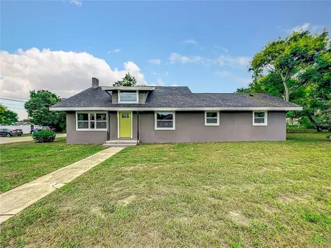 923 Cohassett Avenue Lake Wales FL 33853