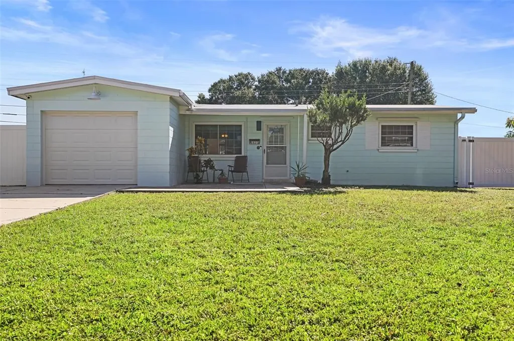 6823 21st Street N St Petersburg FL 33702