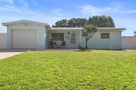 6823 21st Street N St Petersburg FL 33702