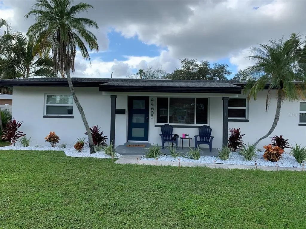 4460 Carson Street NE St Petersburg FL 33703