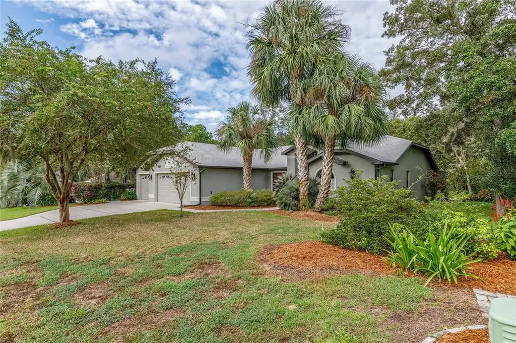 35 Bells Of Ireland Court Homosassa FL 34446