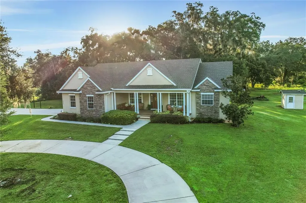 3009 Beautiful Creek Lane Plant City FL 33565