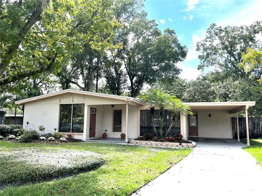 811 Bellemeade Circle Temple Terrace FL 33617