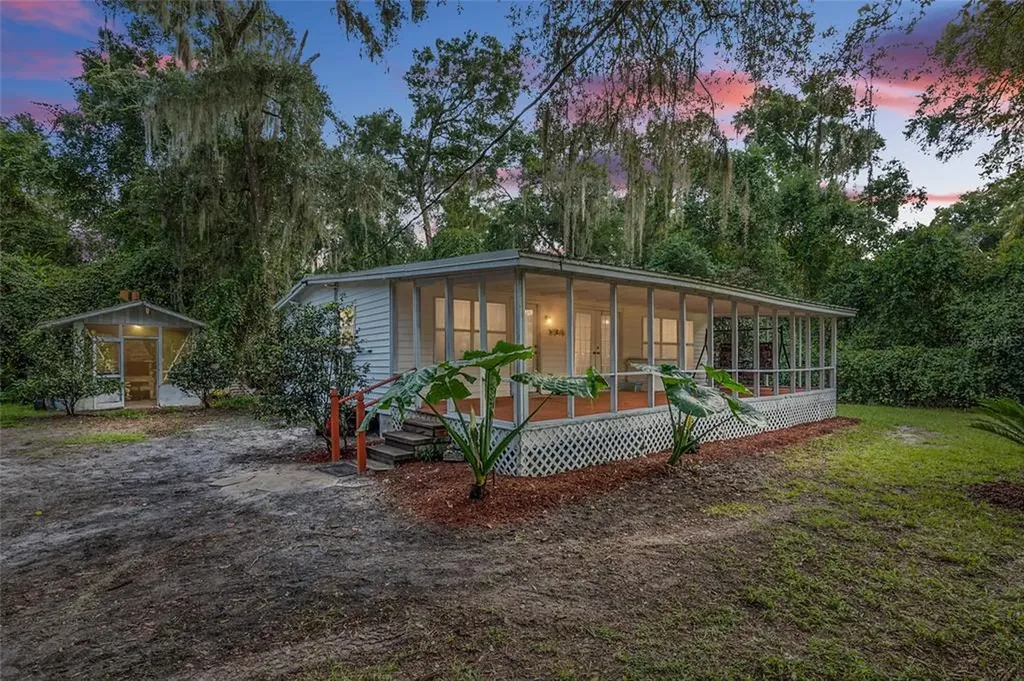 20540 SE 157th Street Umatilla FL 32784