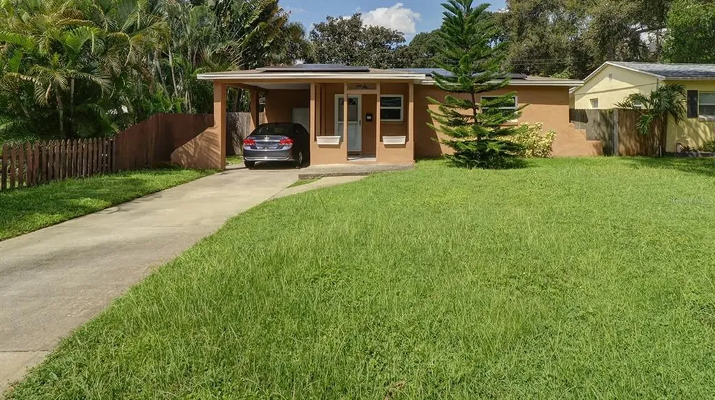 5131 15th Avenue N St Petersburg FL 33710