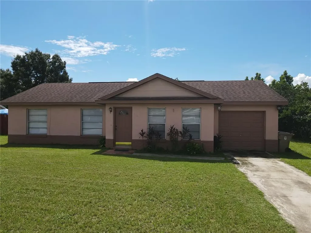 818 Poplarwood Lane Kissimmee FL 34743