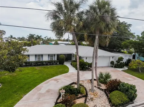 630 Foxworth Lane Holmes Beach FL 34217