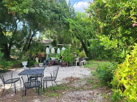 922 E Mcberry Street Tampa FL 33603