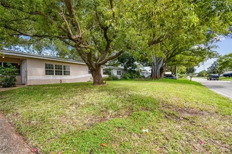 6001 42nd Avenue N St Petersburg FL 33709