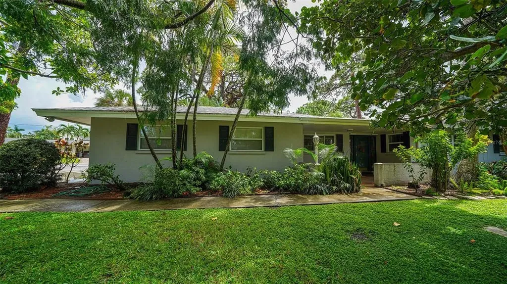 1754 Baywood Drive Sarasota FL 34231
