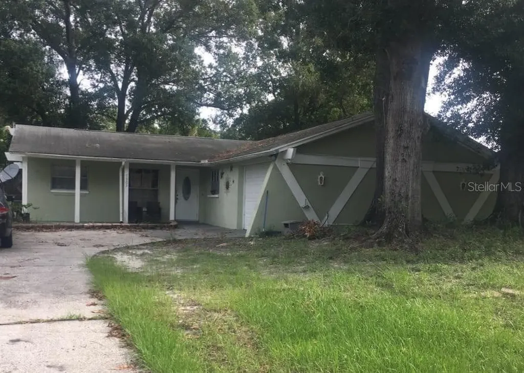 7303 W Cluster Avenue Tampa FL 33634