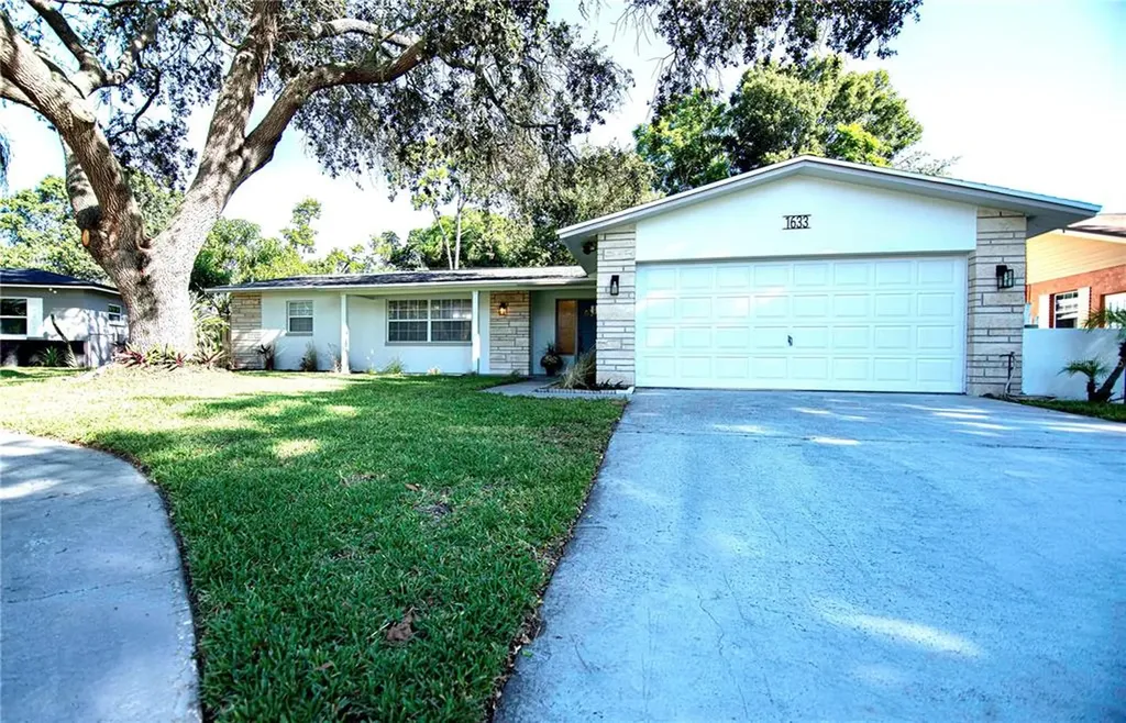 1633 67th Avenue S St Petersburg FL 33712
