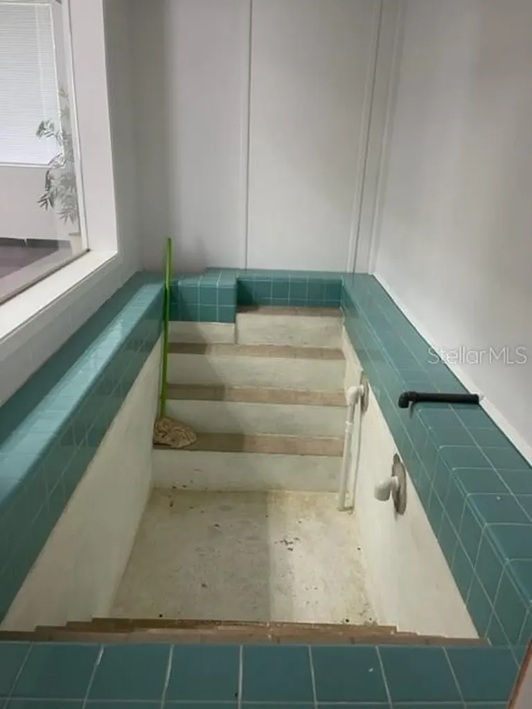 16313 NW Us Highway 441 Alachua FL 32615