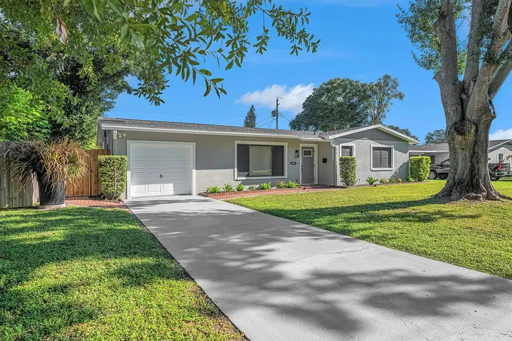 1291 79th Avenue N St Petersburg FL 33702