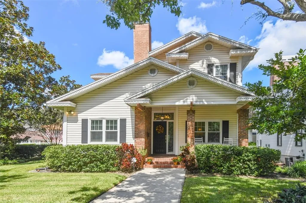 2433 W Watrous Avenue Tampa FL 33629