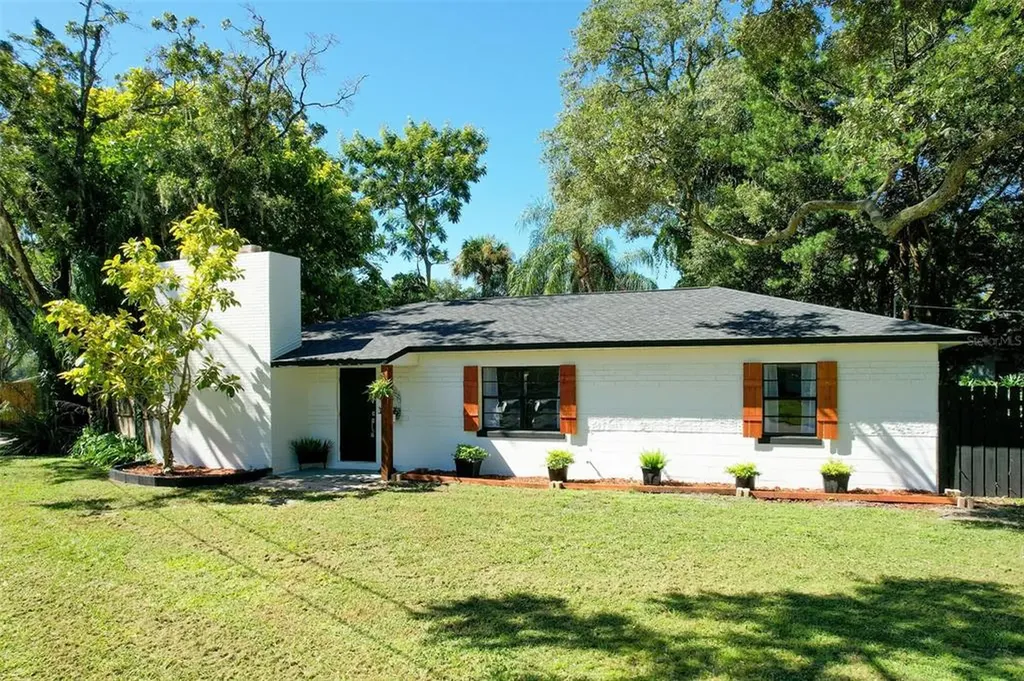 1702 W Followthru Drive Tampa FL 33612