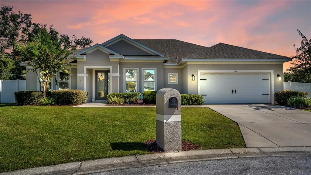 1502 Tozier Place Plant City FL 33563