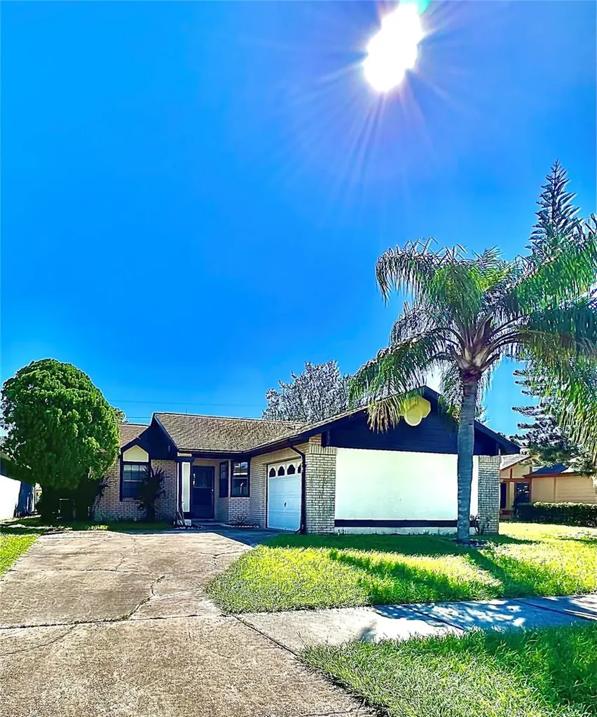 158 Pinewood Circle Kissimmee FL 34743