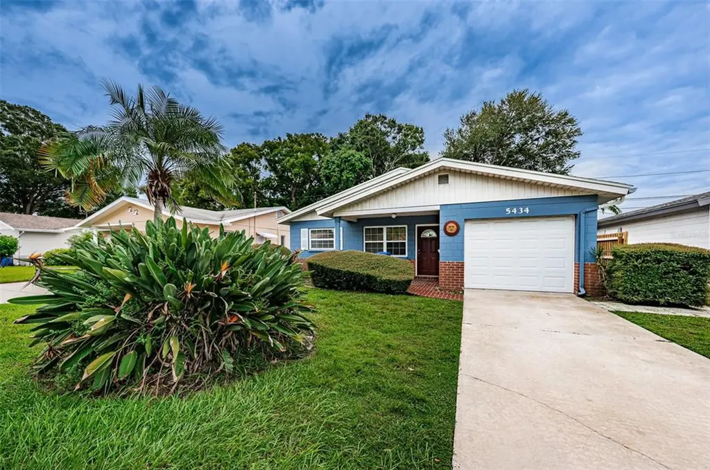 5434 19th Avenue N St Petersburg FL 33710