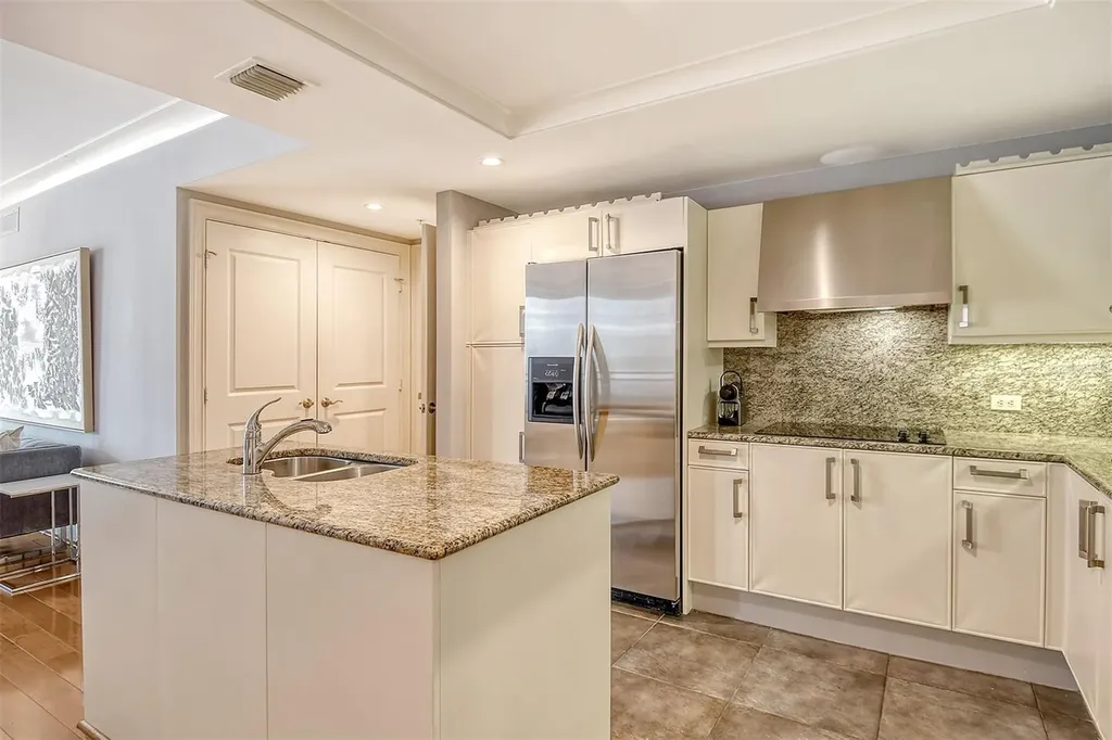 1350 Main Street Sarasota FL 34236