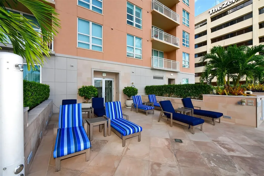 1350 Main Street Sarasota FL 34236