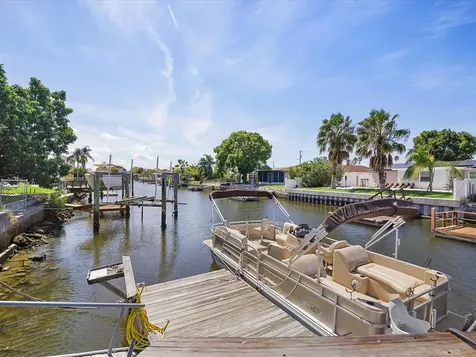 13711 Leslie Drive Hudson FL 34667