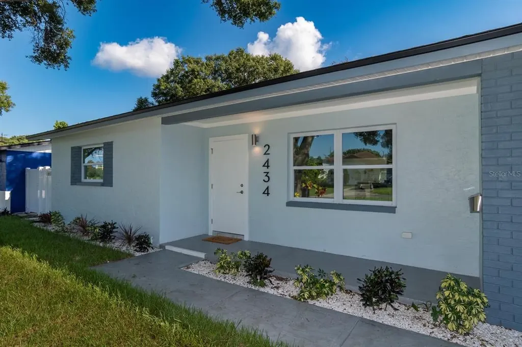 2434 17th Avenue N St Petersburg FL 33713