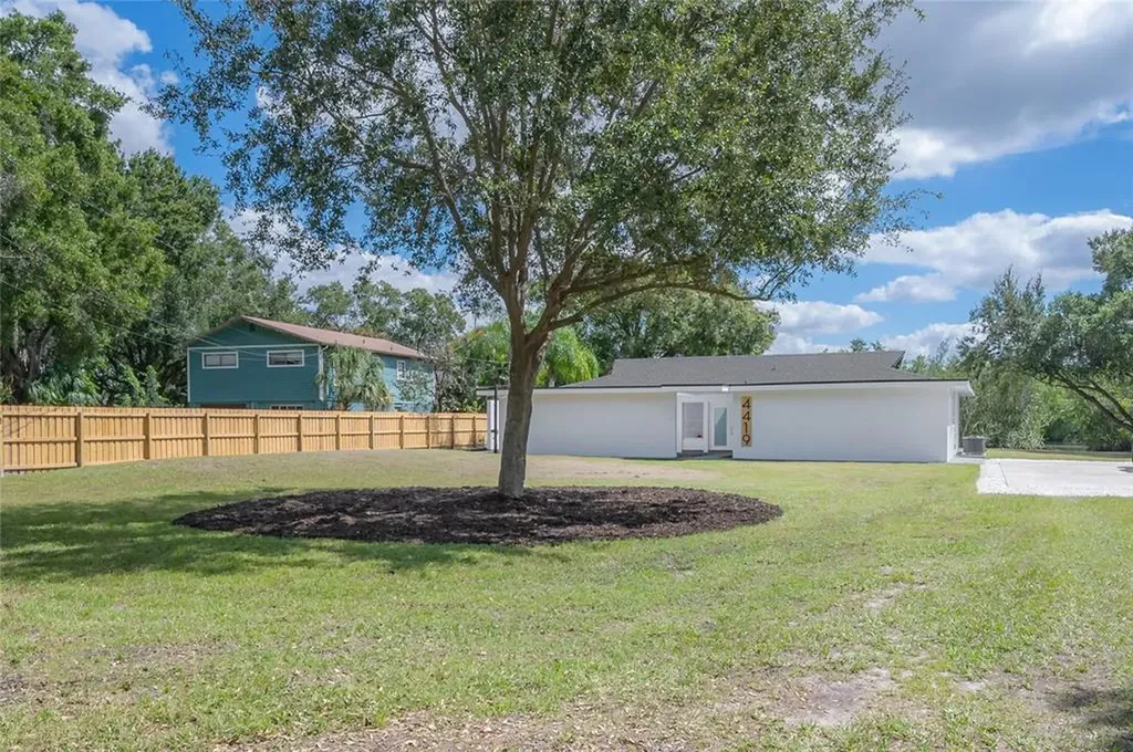 4419 Sweetwater Drive Tampa FL 33615