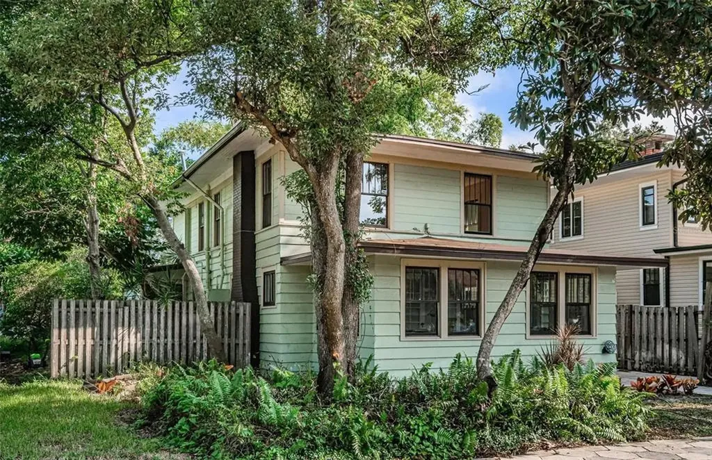 627 6th Avenue N St Petersburg FL 33701